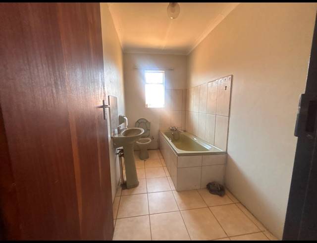 3 BEDROOM HOUSE TO LET IN BLOEMSIDE